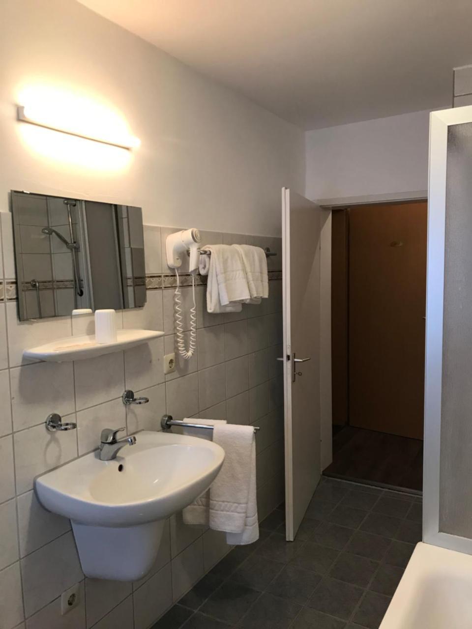 Hotel Guntia Boardinghouse Günzburg Kültér fotó